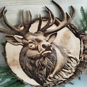 Jeleń - drewniana dekoracja na ścianę - wypalane w drewnie 3D