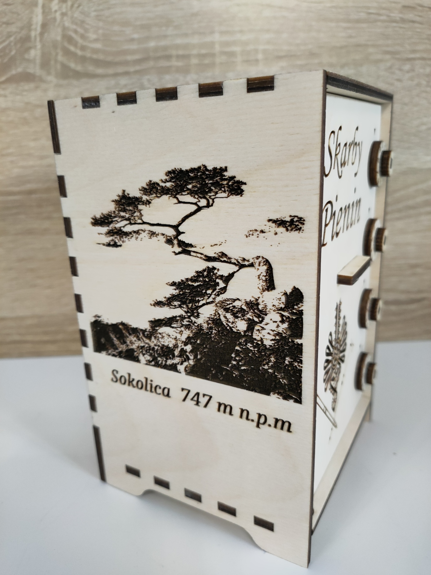 Drewniana skarbonka na szyfr - Pieniny - wypalane w drewnie - obrazek 3