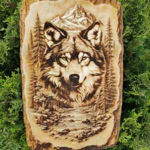 Wilk i Góry - Drewniana dekoracja na ścianę - wypalane w drewnie