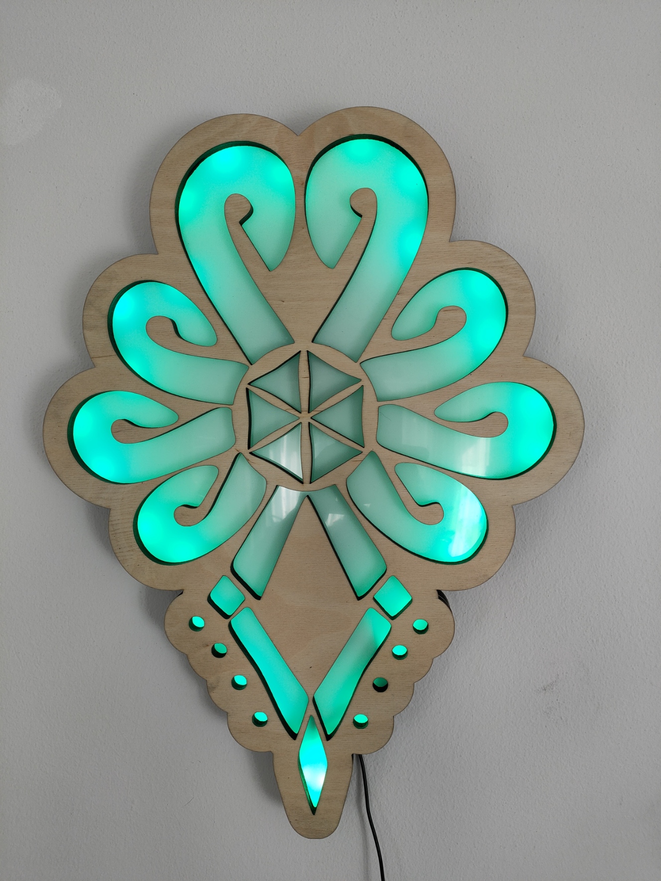 Parzenica RGB LED - Drewniana dekoracja na ścianę - różne kolory - obrazek 4