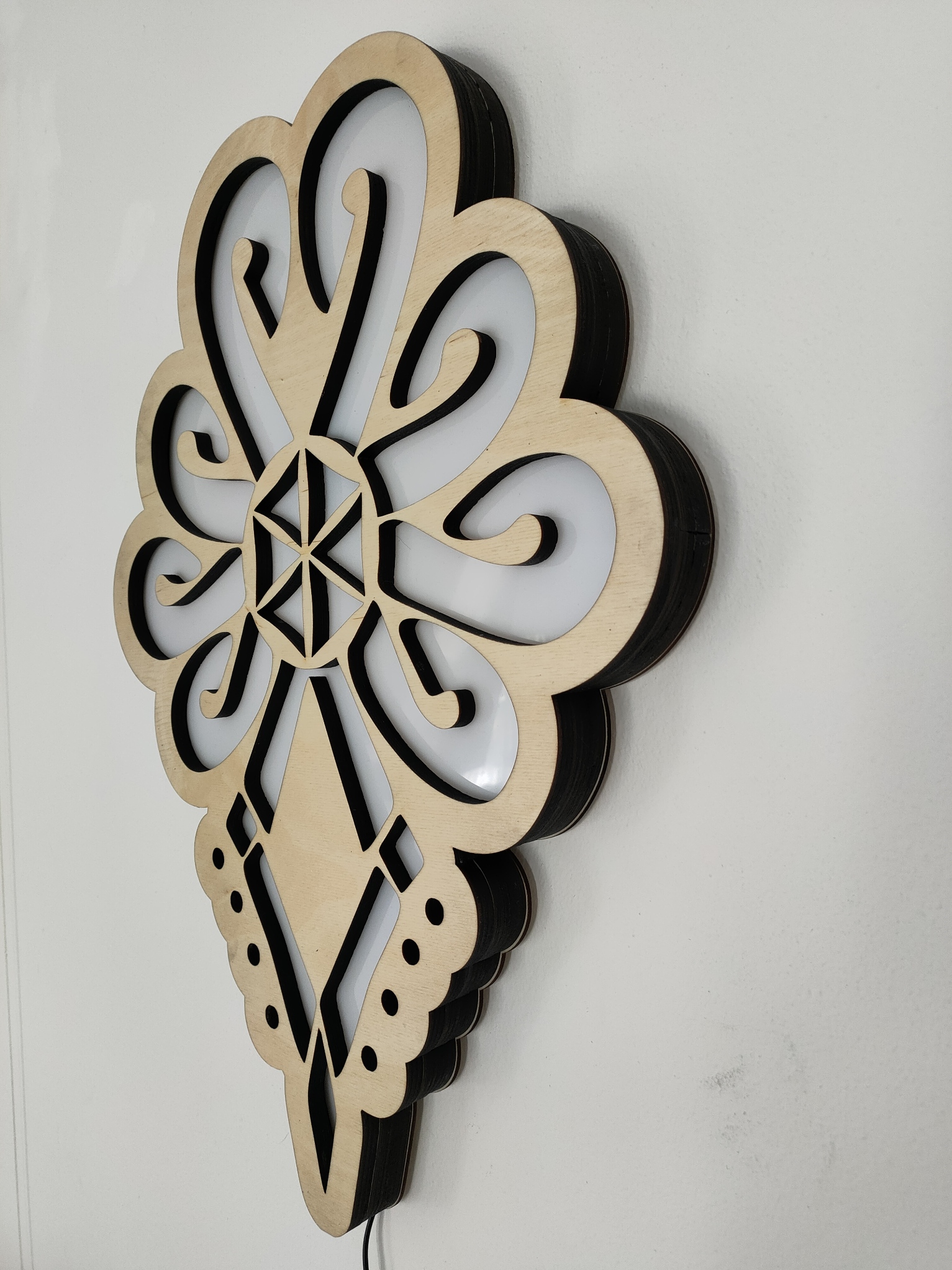 Parzenica RGB LED - Drewniana dekoracja na ścianę - różne kolory - obrazek 2